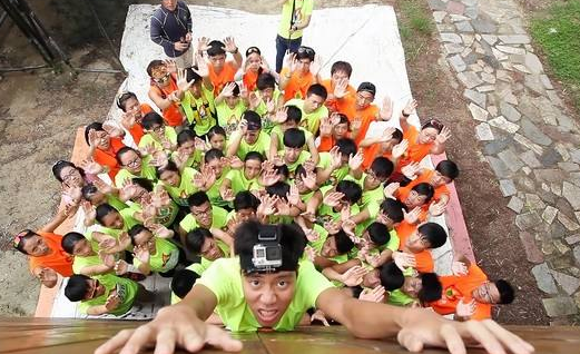 拓展训练项目毕业墙提高团队相互协作能力